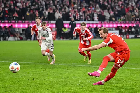 بايرن ميونخ ينجو من الهزيمة أمام ماينز بأقدام هاري كين في الدوري الألماني